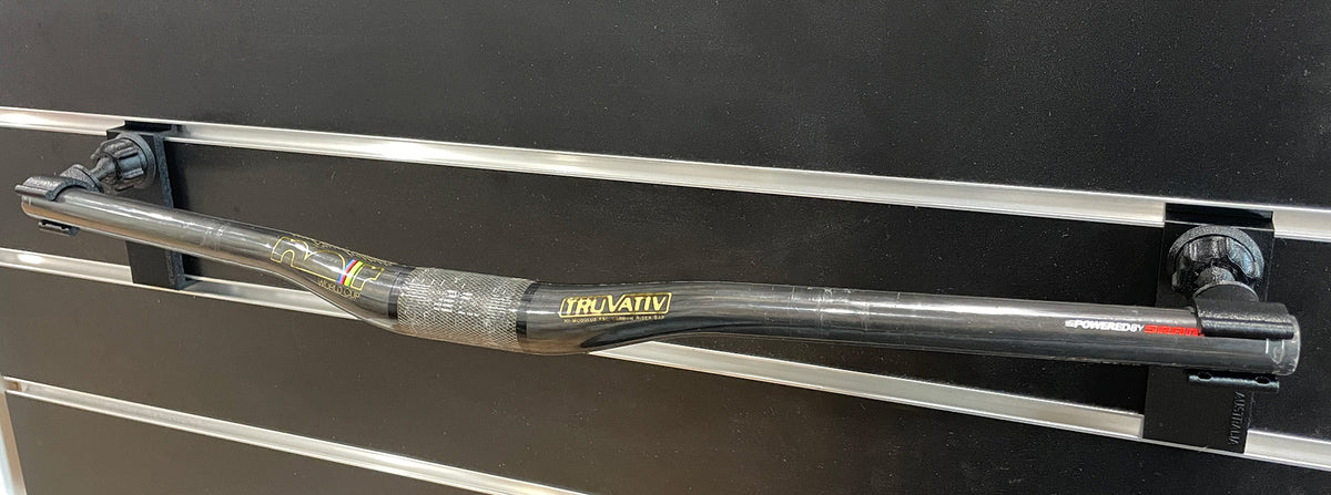 Retail Display Device for MTB Handlebar