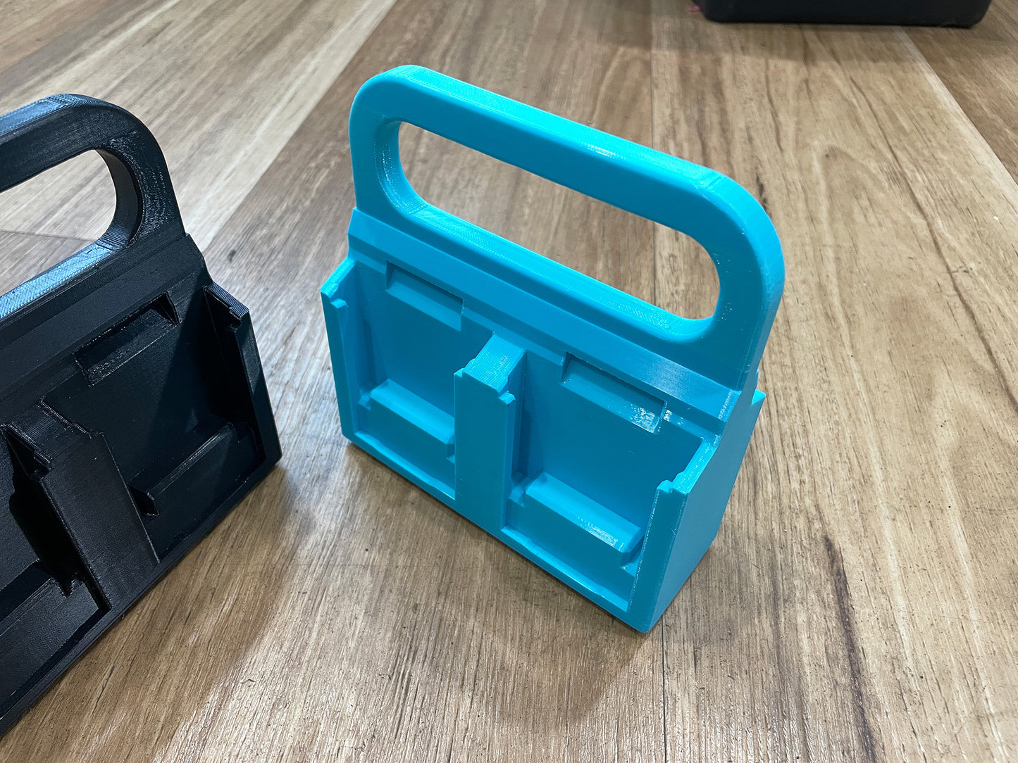 QUAD & SIXER Makita 18V Battery Carriers
