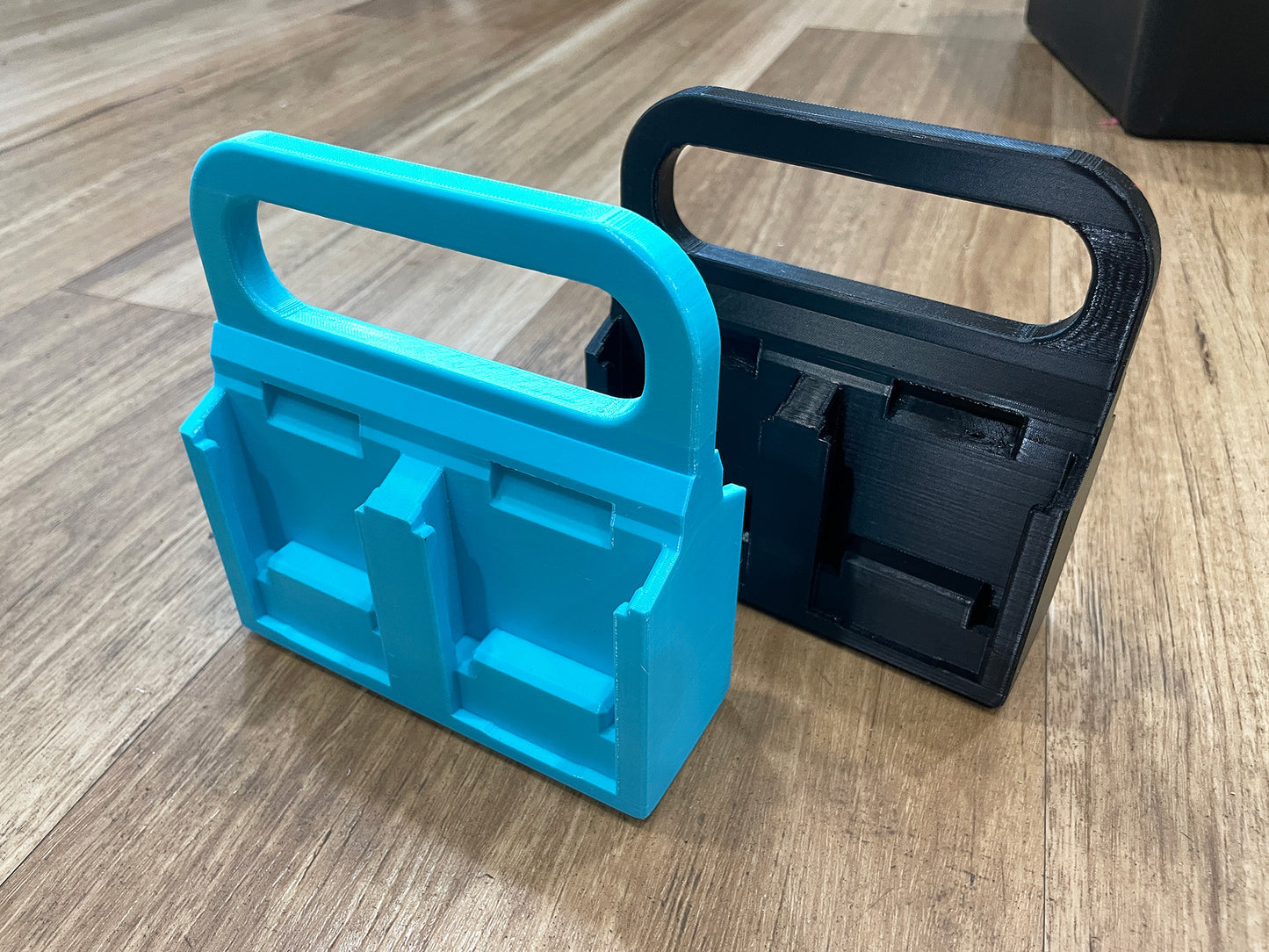 QUAD & SIXER Makita 18V Battery Carriers